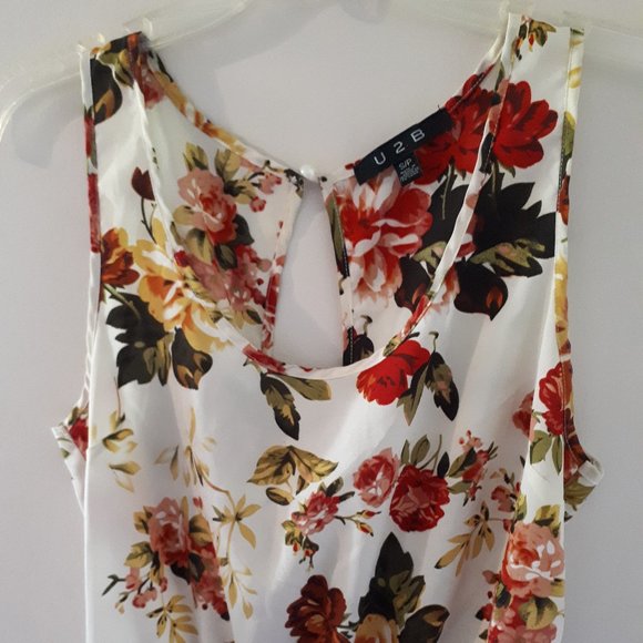 Floral Romper - Picture 2 of 4